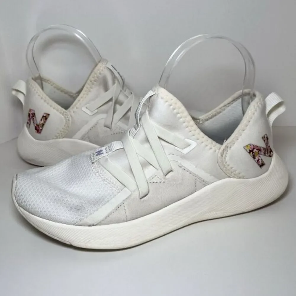 New Balance Beaya V1 Women size 7 Sea‎ Salt/Garnet Slip-On Running Sneaker shoe